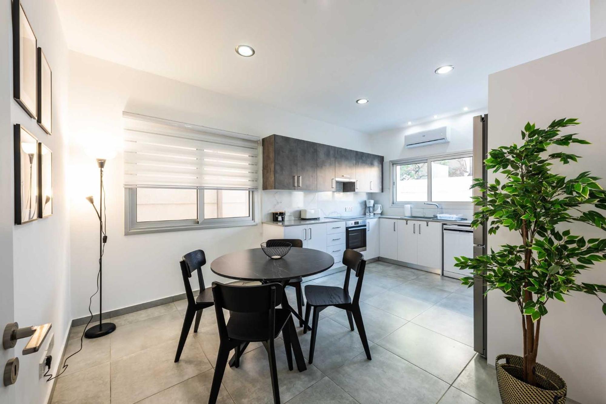 Kition City Apartments - Central Location Ларнака Екстериор снимка